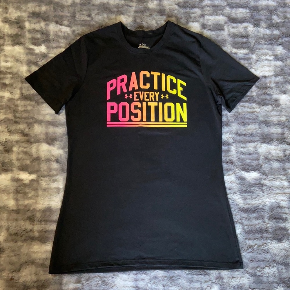 Under Armour Solid Black & Multi-Colored Short Sl… - image 1